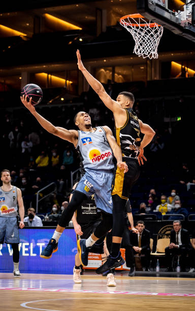 速的踢球方 速的踢球方