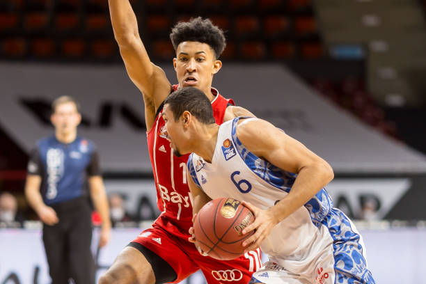 在接受采访 在接受采访